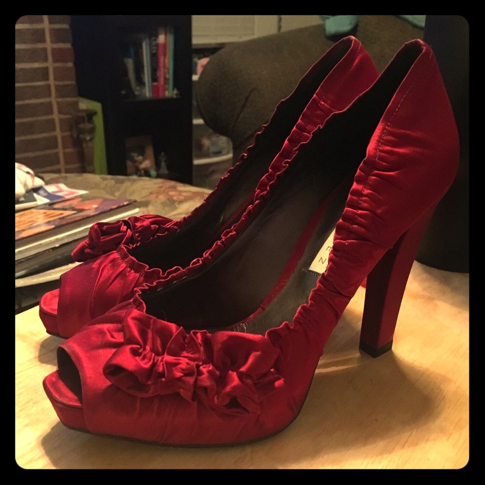 Pura Lopez burgundy red heels